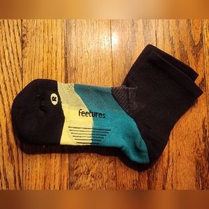 Feetures Elite Ultra Light Quarter Socks - Size M